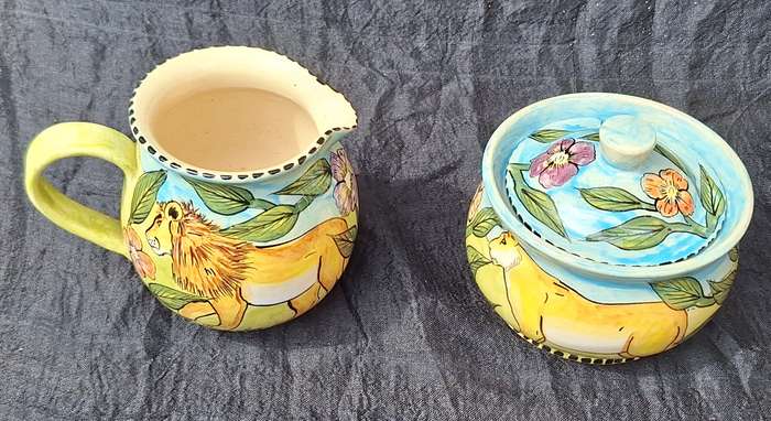 Water Berry Pottery Zimbabwe Milk Jug and Lidded Sugar Bowl Lion/Lioness