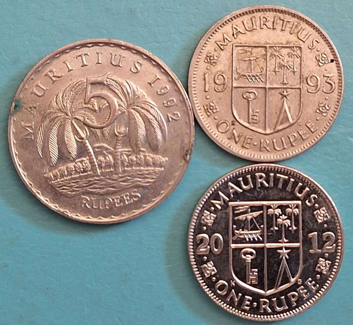 Mauritius 1992 Copper-nickel 5 Rupees,  1993 Copper-nickel 1 Rupee, 2012 Nickel plated steel 1 Rupee
