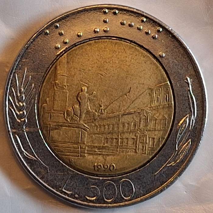 Italy 1990 500 Lire Bimetallic: bronzital center in acmonital ring