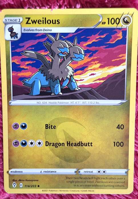 Pokemon 2021 Evolving Skies 114/203 Zweilous