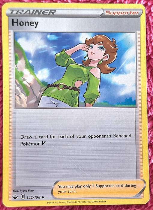 Pokemon 2021 Chilling Reign 142/198 Honey