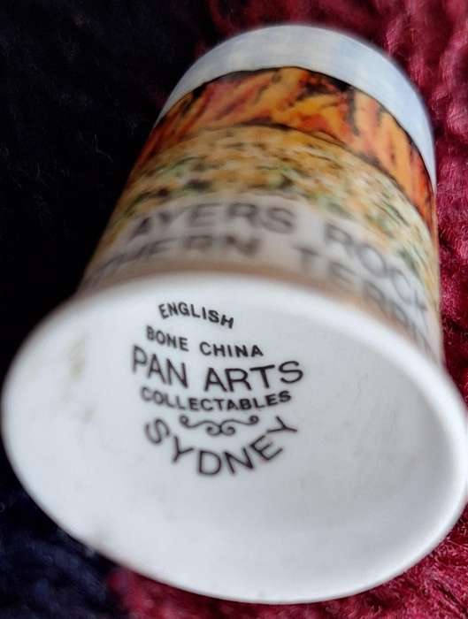Thimble Australia Series No 8 Ayers Rock N Territory English English Bone China Pan Arts Sydney