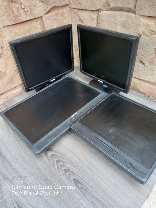 4 x Mecer Monitors Clearance Bundle - 2 x Stands & 1 x Mounting Bracket - Various Sizes - Has Faults
