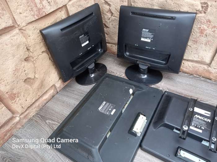 4 x Mecer Monitors Clearance Bundle - 2 x Stands & 1 x Mounting Bracket - Various Sizes - Has Faults