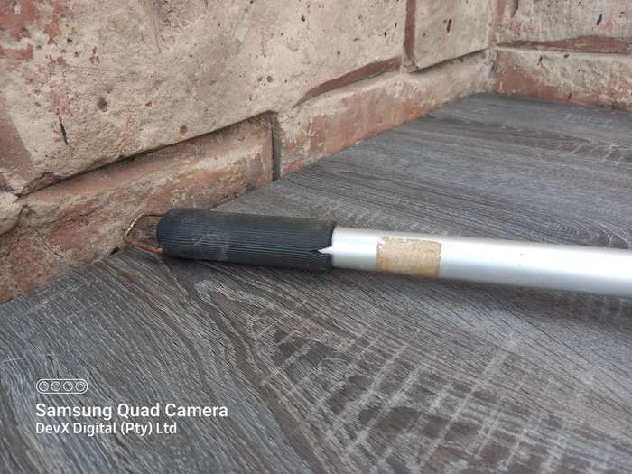 Compact Silver Garden Rake  Extendable Design for Easy Gardening - Durable Silver Finish