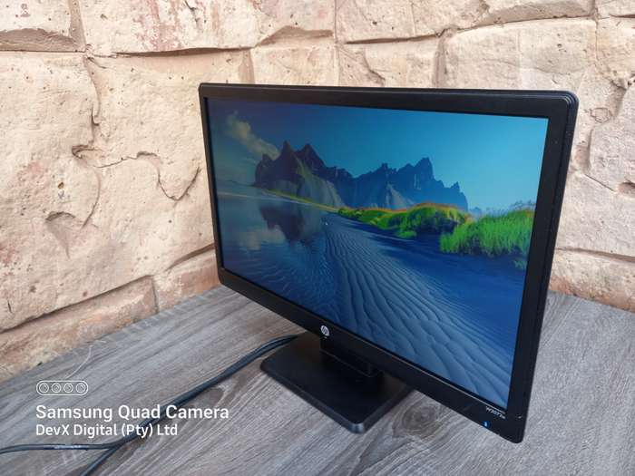 Tested & Working - 20-inch HP LED Backlit Monitor Only (W2072a) - Res: 1600 x 900 - VGA & DVI-D Port