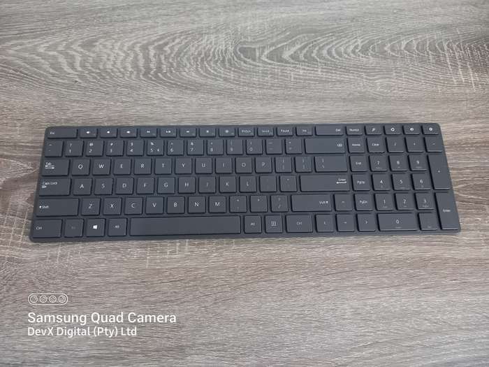 Microsoft Wireless Keyboard - Verified To Power On - No USB Receiver To Test