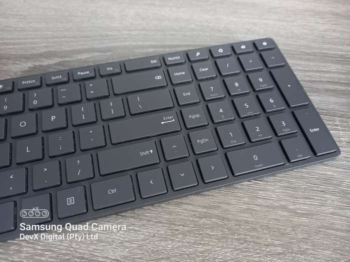 Microsoft Wireless Keyboard - Verified To Power On - No USB Receiver To Test