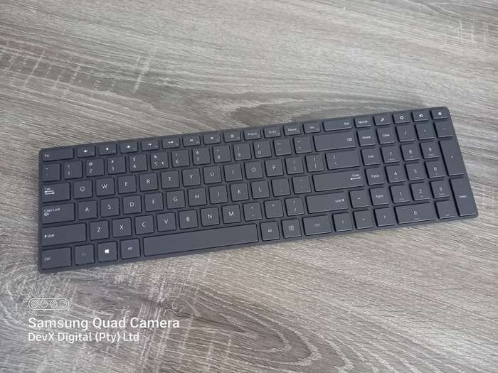 Microsoft Wireless Keyboard - Verified To Power On - No USB Receiver To Test