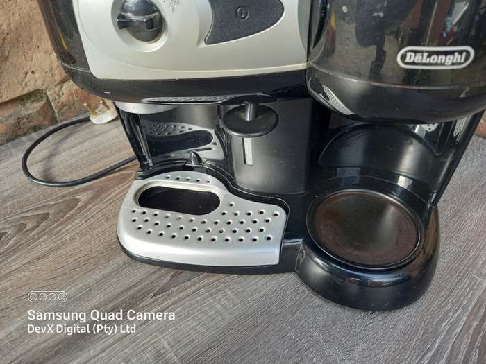 DeLonghi Espresso Coffee Machine - Model: BCO261B - Powers On & Partially Tested, Produces Hot Water