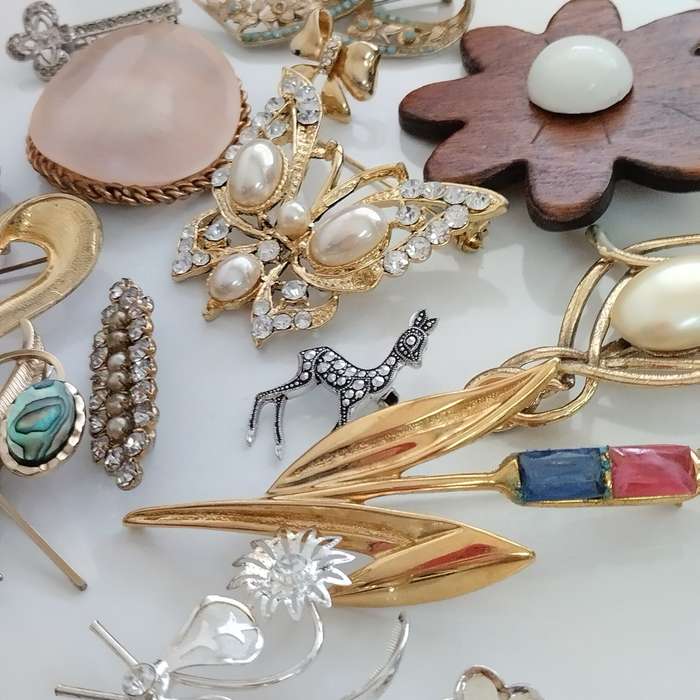 Massive Brooch Lot #C0070