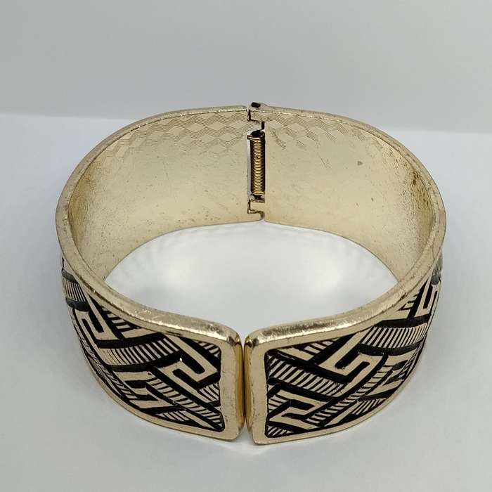 Black and Gold Front Clip Costume Jewelry Bracelet #F0105