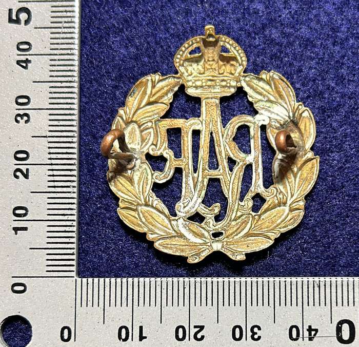 Rhodesian Air Force - Southern Rhodesian KC SRAF BRASS CAP BADGE