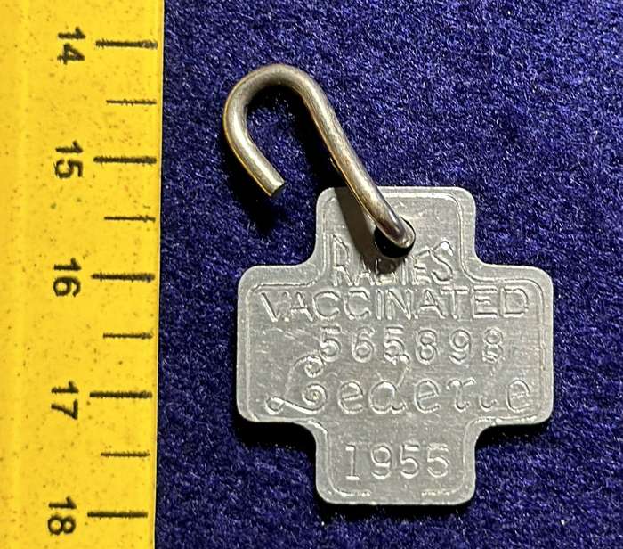 Rhodesia Badges General - DOG TAG - RABIES VACCINATED - NUMBER 565898 - 1955