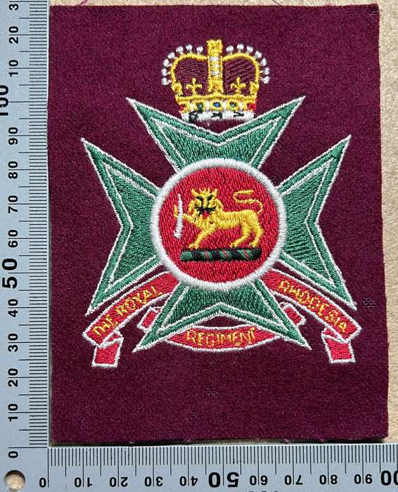 RHODESIA REGIMENT - THE ROYAL RHODESIA REGIMENT QC BLAZER BADGE ON BURGUNDY