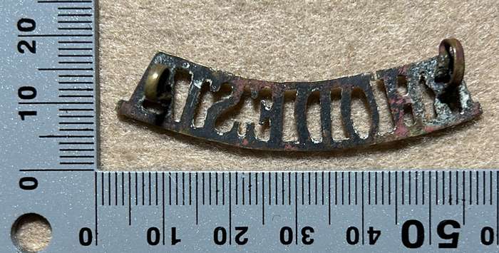 RHODESIA REGIMENT - CURVED RHODESIA SHOULDER TITLES WW2