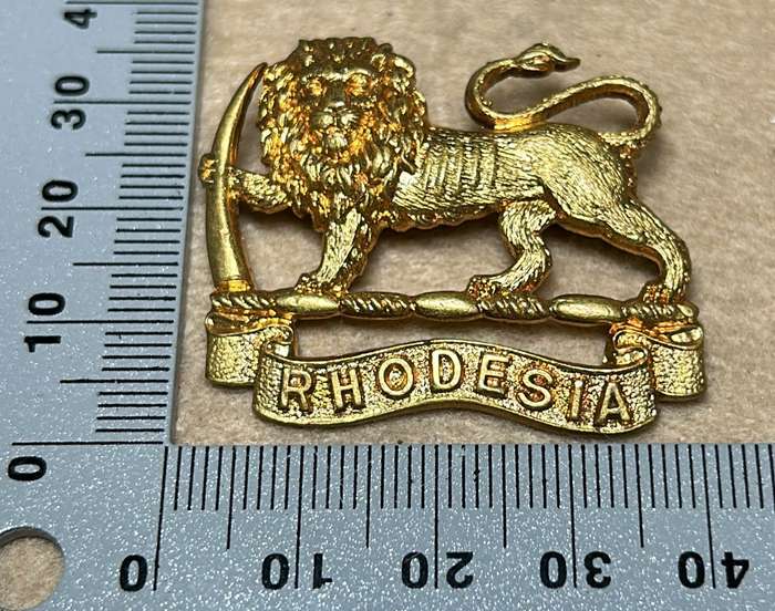RHODESIA STAFF/ GENERAL SC - BADGE - BRASS GILT - FIRMIN LONDON - 1940-50