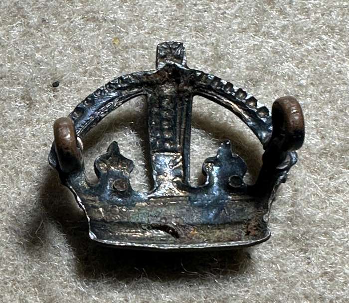 RHODESIA CROWNS AND PIPS - 1 BLACKEN BRASS KC SMALL VARIANT
