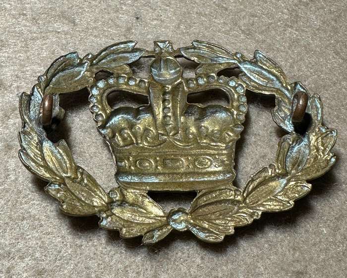 RHODESIA CROWNS AND PIPS - 1 WOII BRASS QC