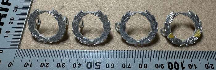 RHODESIA CROWNS AND PIPS - 4 ANNODISED CHROME WREATHS