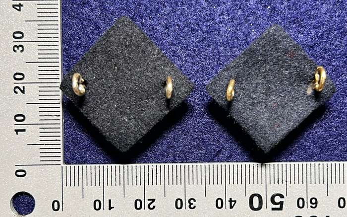 RHODESIA AFRICA RIFLES - 2 OFFICER PIPS WITH FELT BACKING