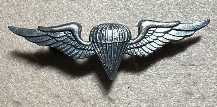 SWA Basic Parachute Qualification Badge - Metal