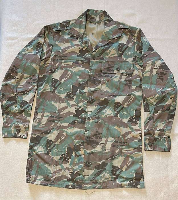 SADF - 32 Battalion Long Sleeve Shirt - Size Medium - (Note rhs pocket removed)