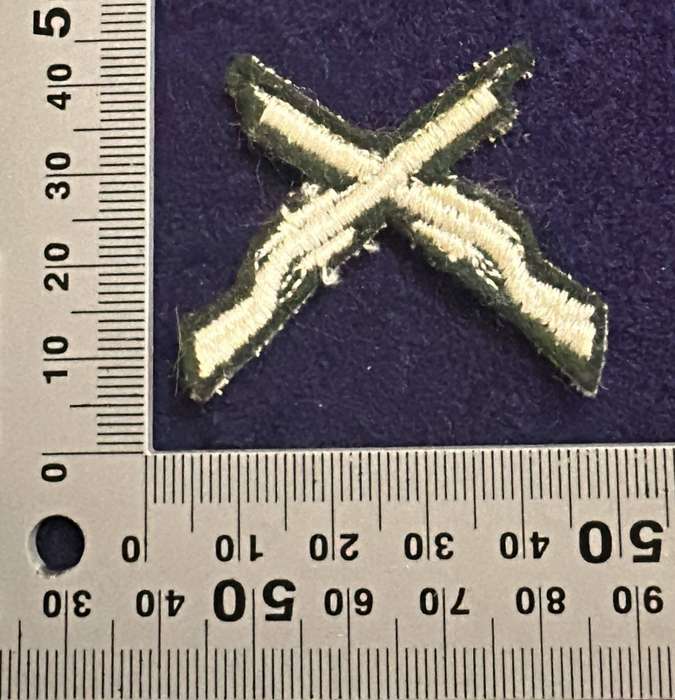 Rhodesian ARMY - CROSSED RIFLES MARKSMAN VARIANT