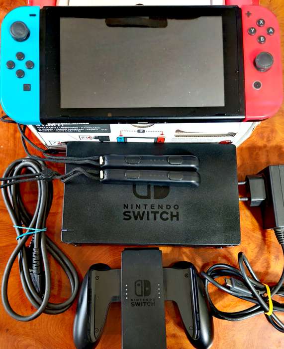 NINTENDO SWITCH CONSOLE