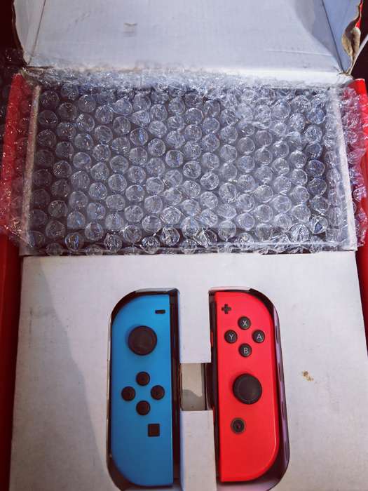 NINTENDO SWITCH CONSOLE