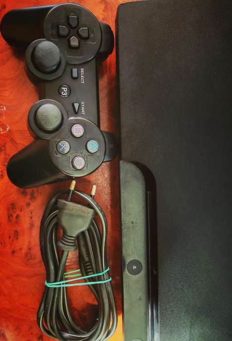 PLAYSTATION 3 320 GB CONSOLE & CONTROL.