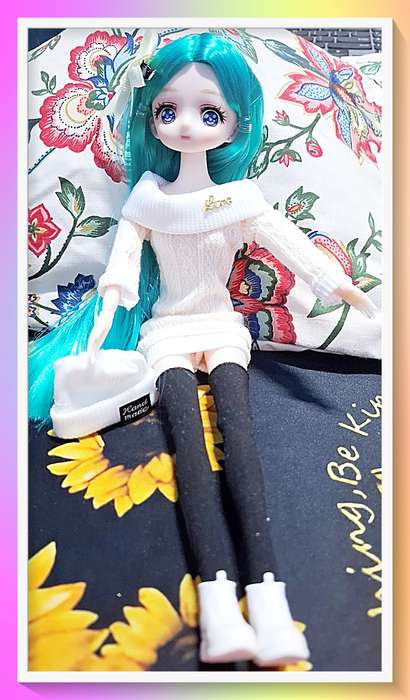 Sweet and Stylish 30cm jointed doll with full outfit and surprise gift