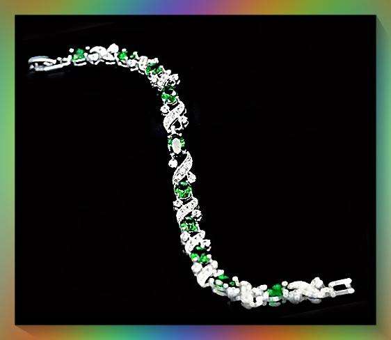 Beautiful simulated emerald design bracelet