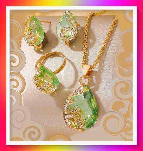 Elegant Teardrop design Pendant Necklace And Earrings & Ring Set