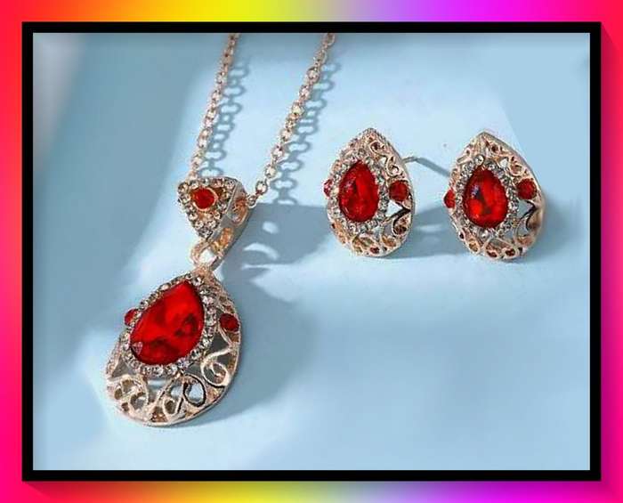 Vintage-Inspired Floral Pattern Red crystal Water Drop Pendant, Necklace and Earrings set
