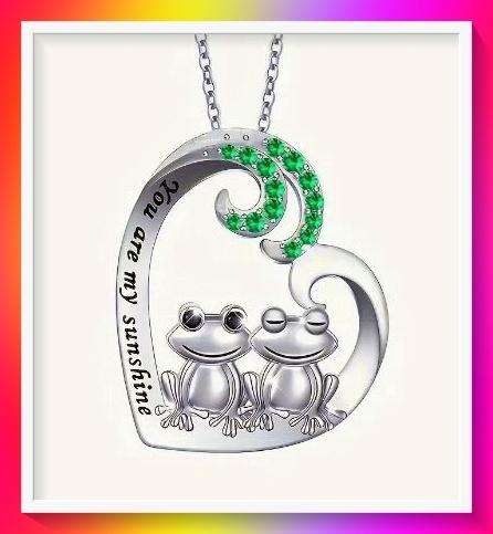 Exquisite Heart-Shaped Green rhinestone Frog Couple Pendant Necklace