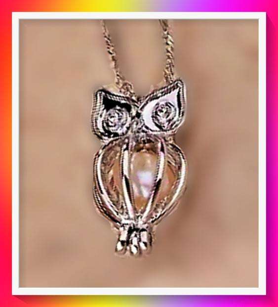 Fashionable  Owl Pendant Necklace animal collection night glow