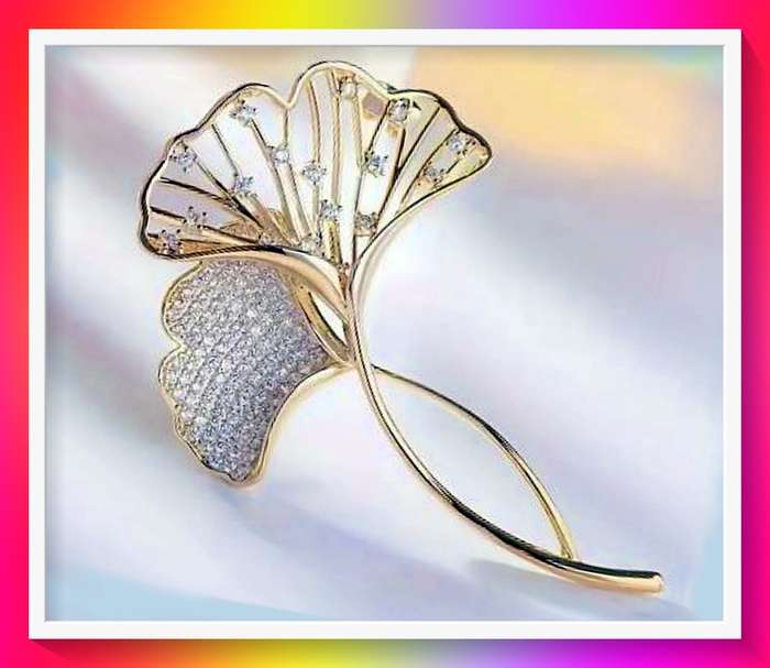 Gorgeous Ginkgo Leaf Brooch Pin