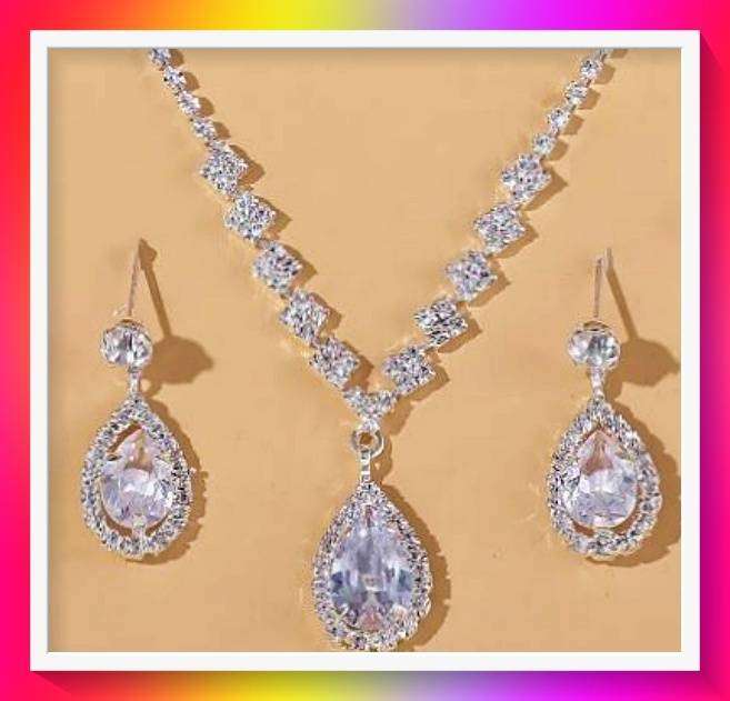 Elegant Pair Of Earrings + 1 Necklace Jewellery Set Silver Plated Inset Rhinestones