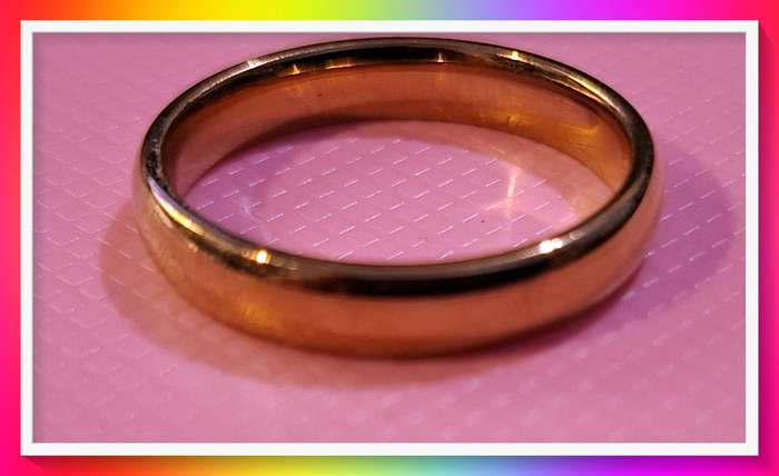 Stunning wedding band style ring