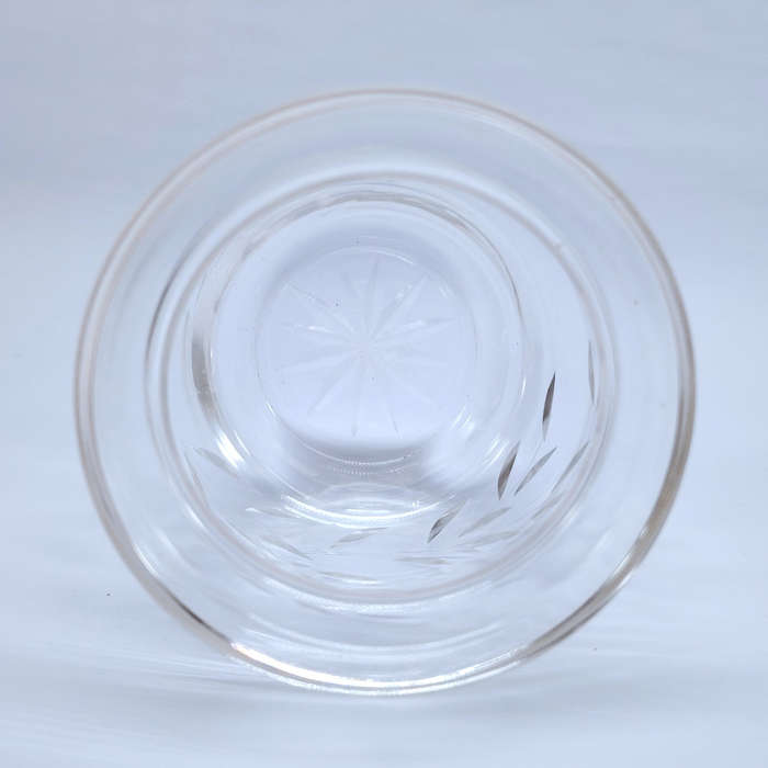 Quality vintage glass etched foliage pattern vase
