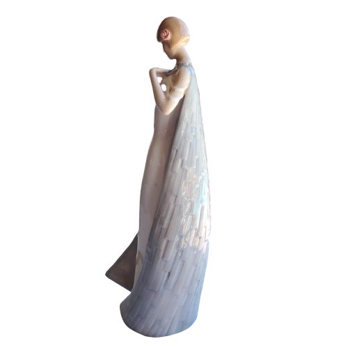 Royal Doulton Reflections Debut HN3046 Figurine