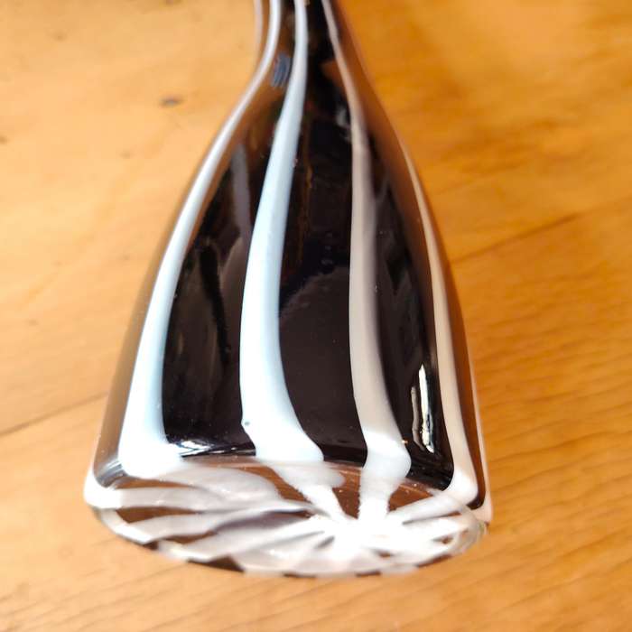 Murano stunning zebra striped design in black and white vase