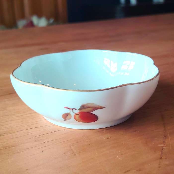 Royal Worcester Peach Dish Evesham Porcelain England