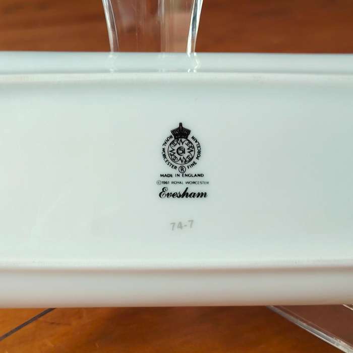Royal Worcester Oval Dish Evesham Porcelain England
