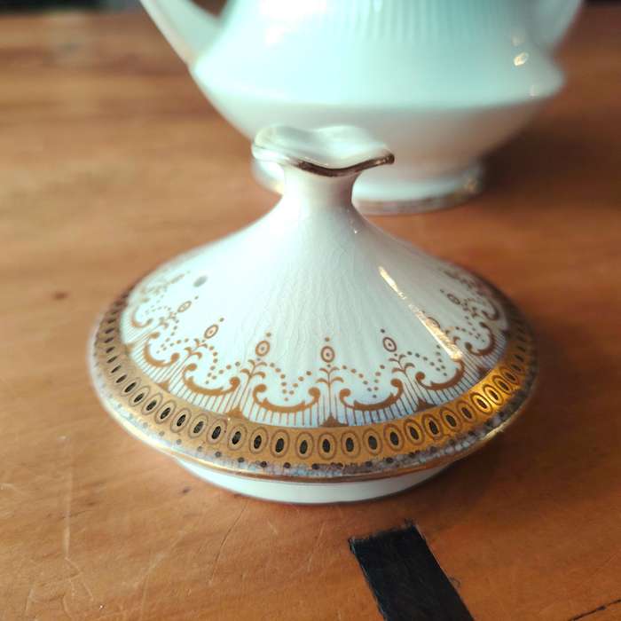Paragon Fine Bone China Athena Tea Pot
