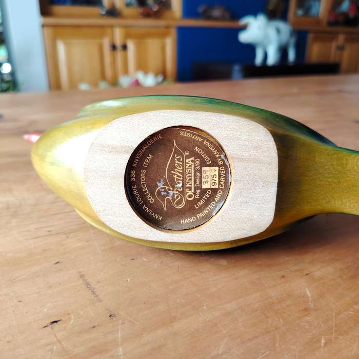 Feathers of Knysna Gallery carved and hand painted Knysna Lourie 359/975