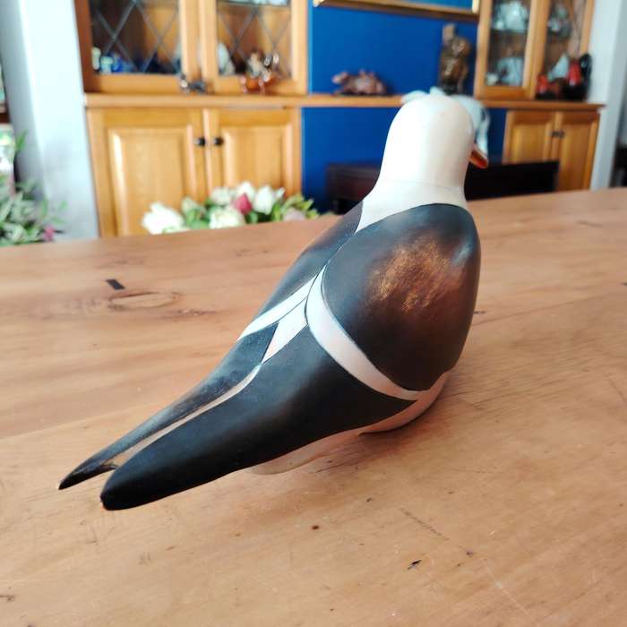Feathers of Knysna carved and hand painted Large Female Lesser Black Backed Gull