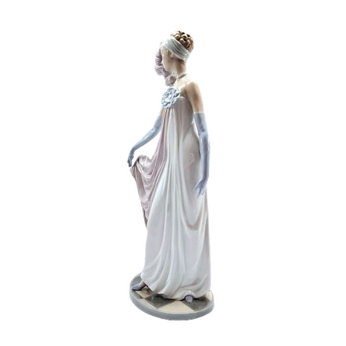 Large Retired Socialite of the 20s Lladro Porcelain Figurines