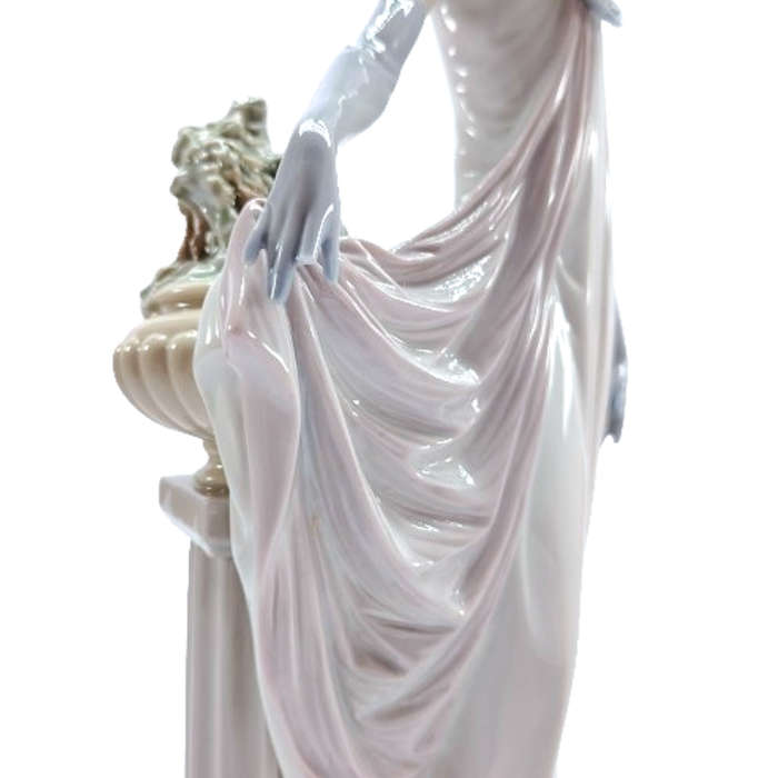 Large Retired Socialite of the 20s Lladro Porcelain Figurines